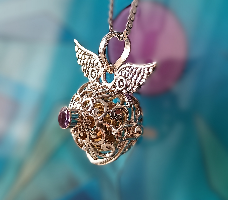 Llamador de ángel con alas
