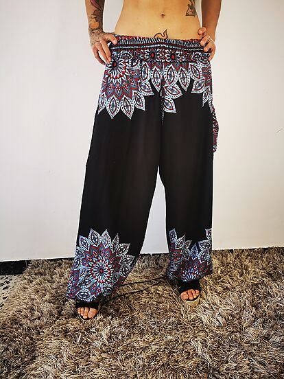 Pantalons bombatxos.